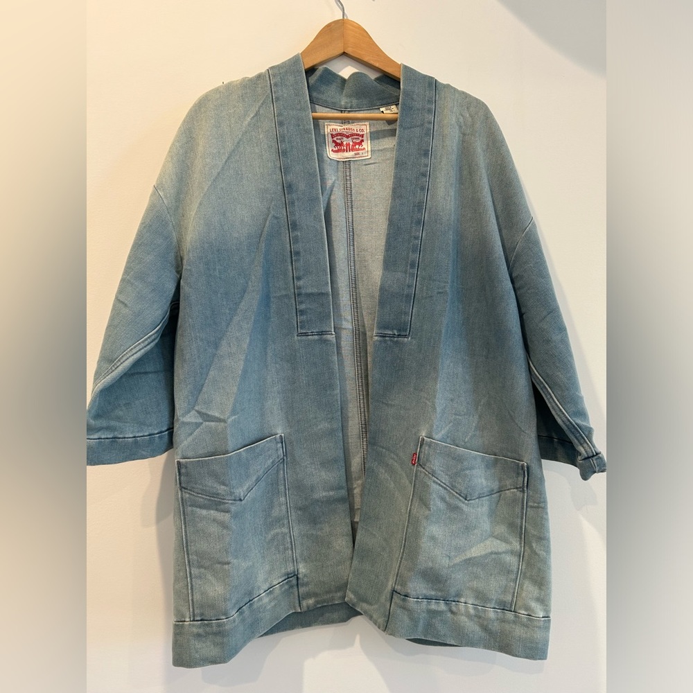 Levi’s women’s kimono style Jean jacket